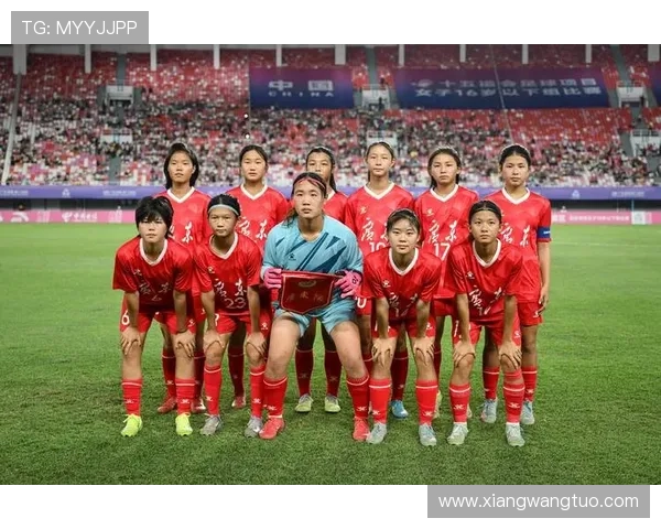 上海足球队逆袭之旅挑战赛特别报道展现团队精神与奋斗历程 上海足球队逆袭之旅挑战赛特别报道展现团队精神与奋斗历程