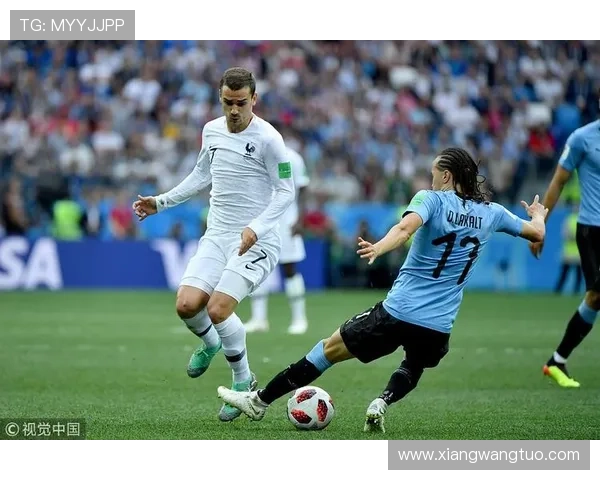 世界顶级足球明星精彩进球瞬间回顾与分析