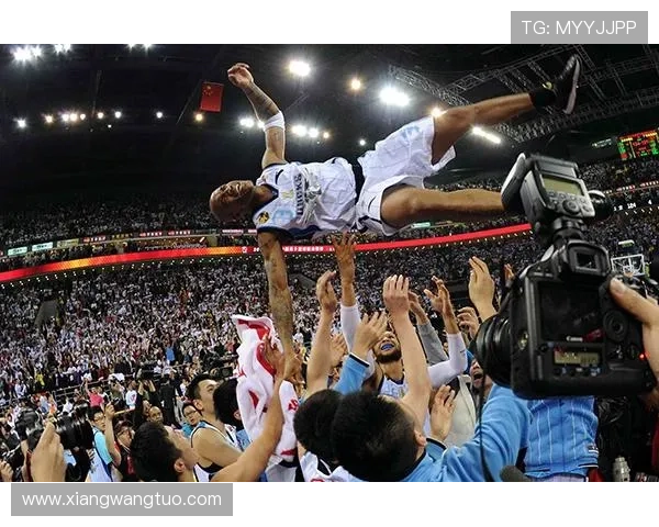 以西为名的足球明星们的传奇故事与辉煌成就解析