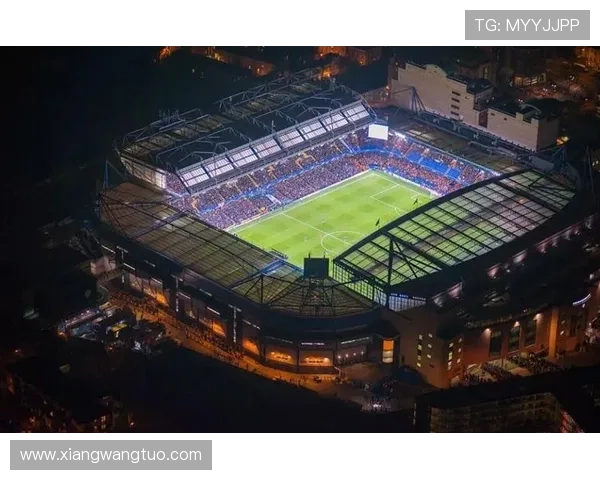 高燃瞬间足球明星展现激情与荣耀的巅峰时刻 高燃瞬间足球明星展现激情与荣耀的巅峰时刻